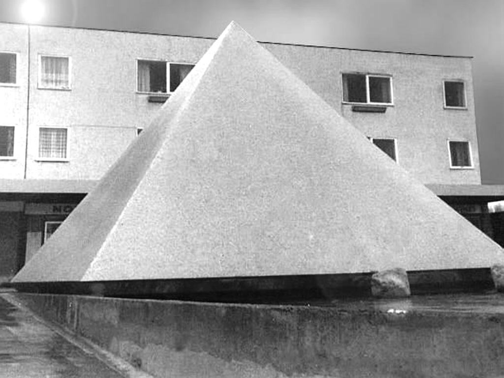 Kenton Pyramid, 1964